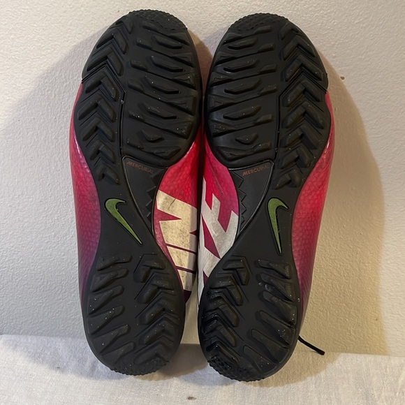 Perfect to play for soccer - Picture 2 of 2